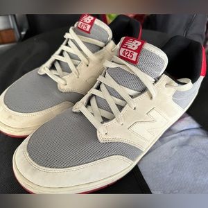New Balance AM425WWR shows